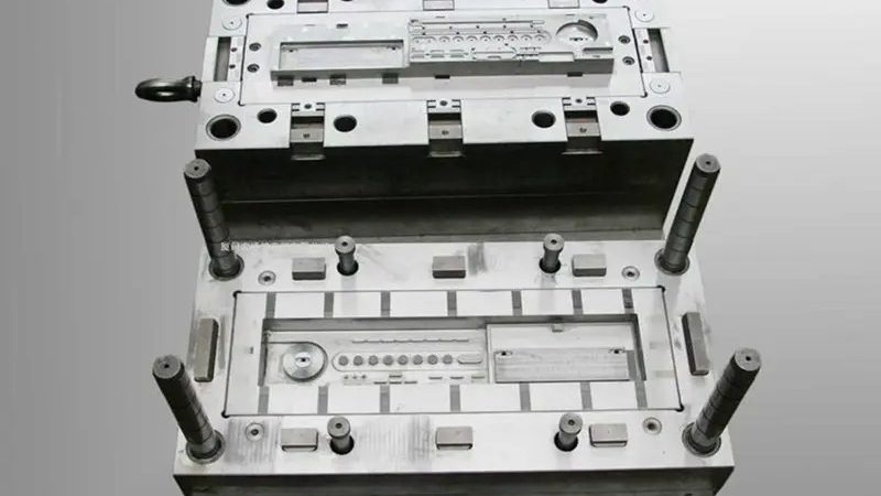 汽车内饰件模具：批发报价背后的技术考量**
